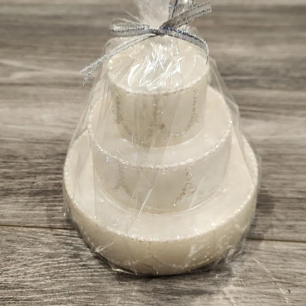 Crate&Barrel Cream Tiered Candle